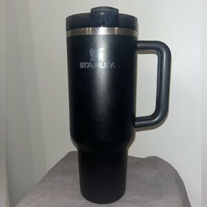 Stanley Quencher H2.0 Flowstate Tumbler 40 OZ - Black